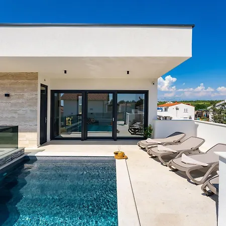 Ap With Pool Zadar Nin *