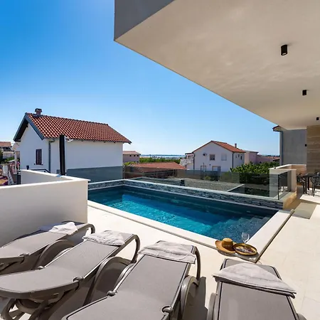 Ap With Pool Zadar Nin Villa