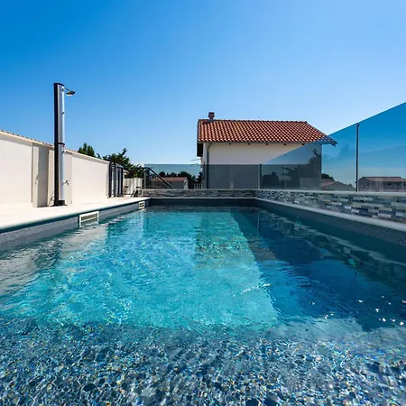 Ap With Pool Zadar Nin *