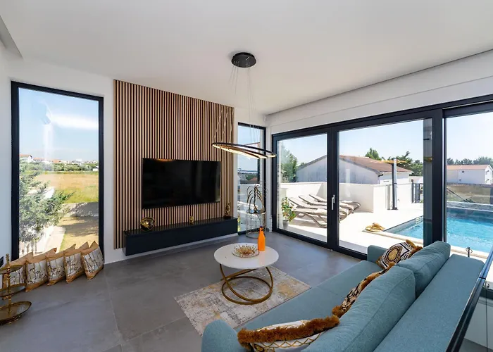 Вилла Ap With Pool Zadar Nin