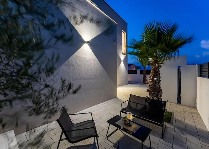 Вилла Ap With Pool Zadar Nin