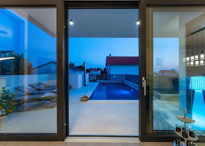 Ap With Pool Zadar Nin Врси