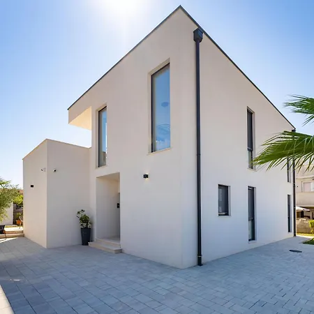 Ap With Pool Zadar Nin Villa *