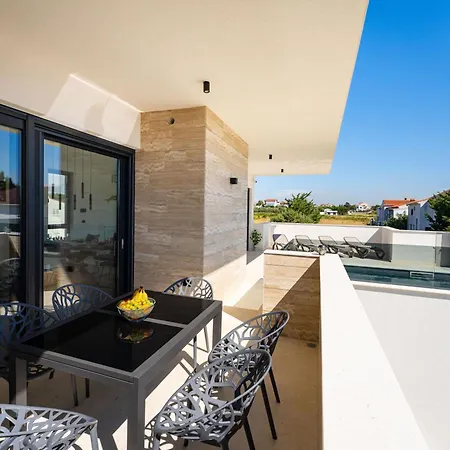 Ap With Pool Zadar Nin Villa