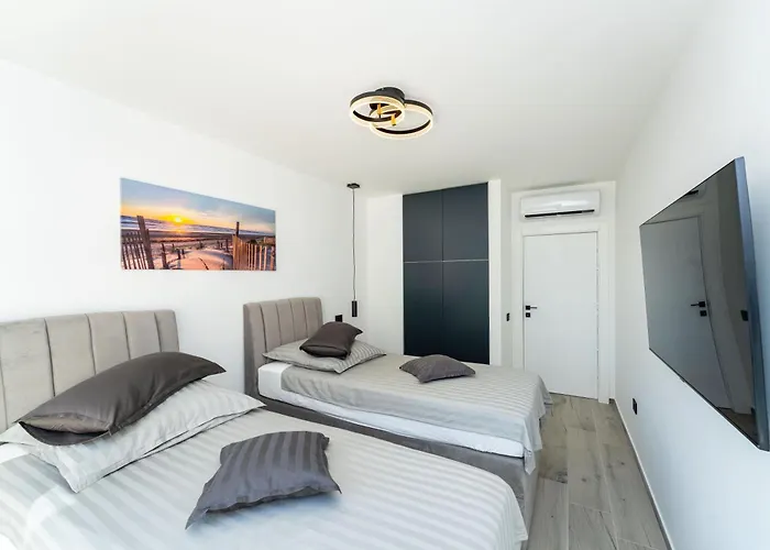 Ap With Pool Zadar Nin *