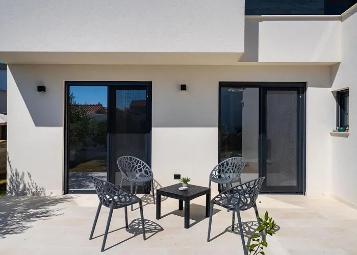 Ap With Pool Zadar Nin Villa